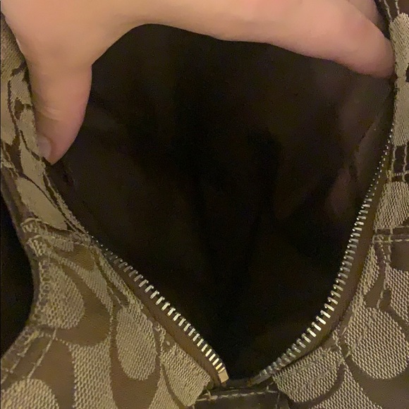 AUTHENTIC COACH PURSE MINIMAL USE. GREAT PRICE. - Picture 5 of 5